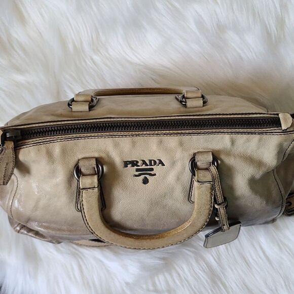 💯 Authentic Prada Handbag 🍀 - Picture 6 of 16